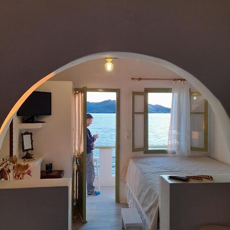 Milos By The Sea - Eco House Plaka  Buitenkant foto