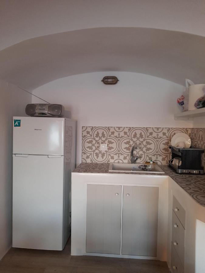 Milos By The Sea - Eco House Plaka  Buitenkant foto