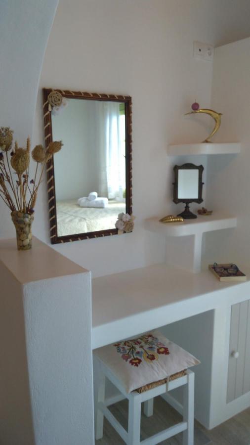 Milos By The Sea - Eco House Plaka  Buitenkant foto