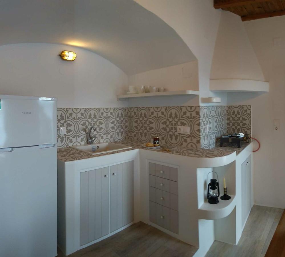 Milos By The Sea - Eco House Plaka  Buitenkant foto